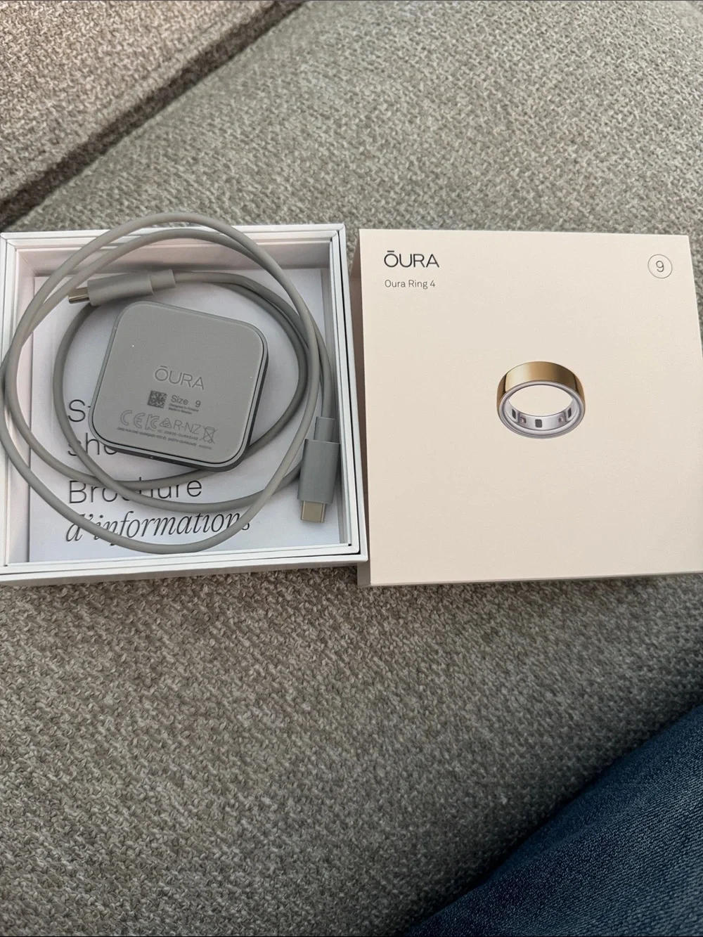 Oura Ring 4 Charging Dock and USB-C Cable in Light Gray