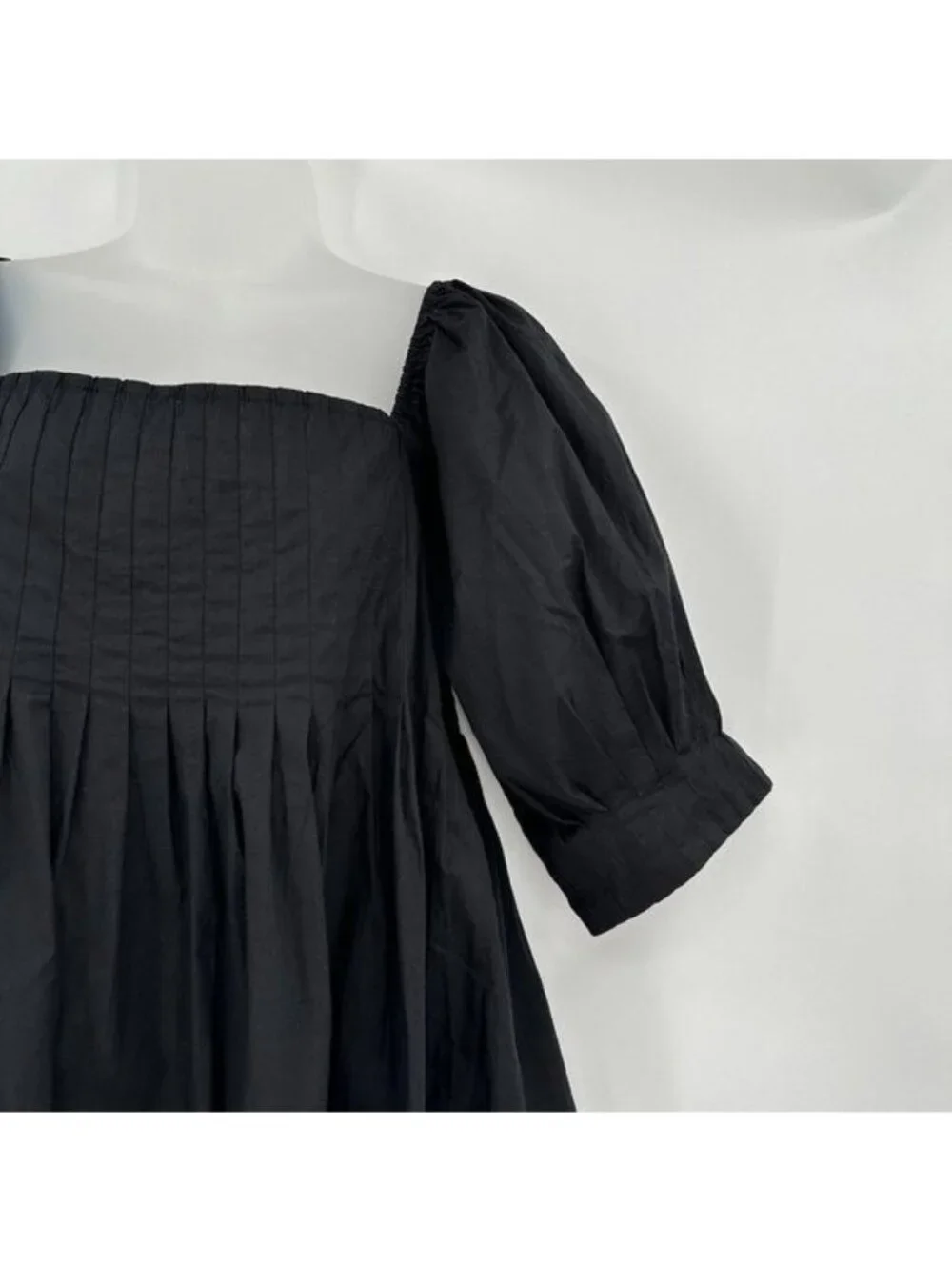 Pomander Place by Tuckernuck Black Shaye Blouse size L NWT Puff Sleeve Pleated