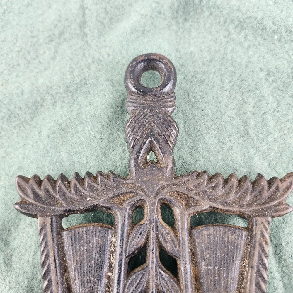 The Unbranded Brand vintage cast