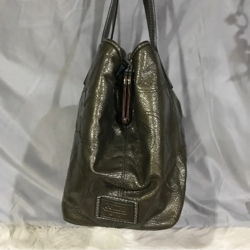 Coach this bag