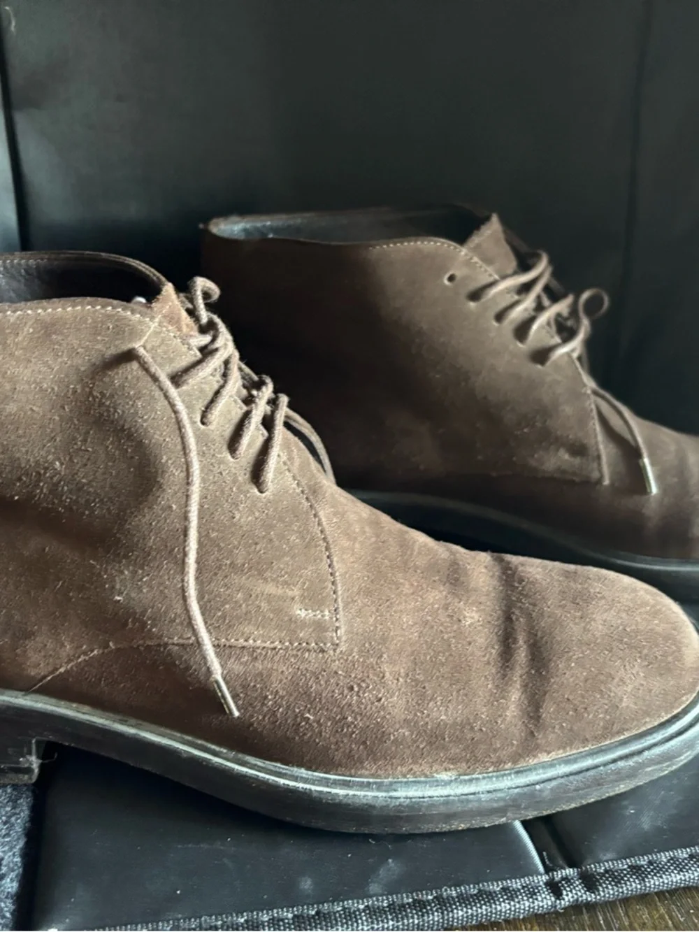 Gucci Men's Brown Suede Chukka Boots - Classic Lace-Up