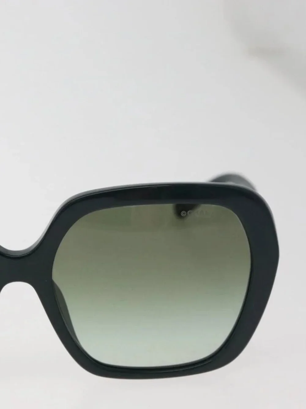 CHANEL brand	chanel color	green