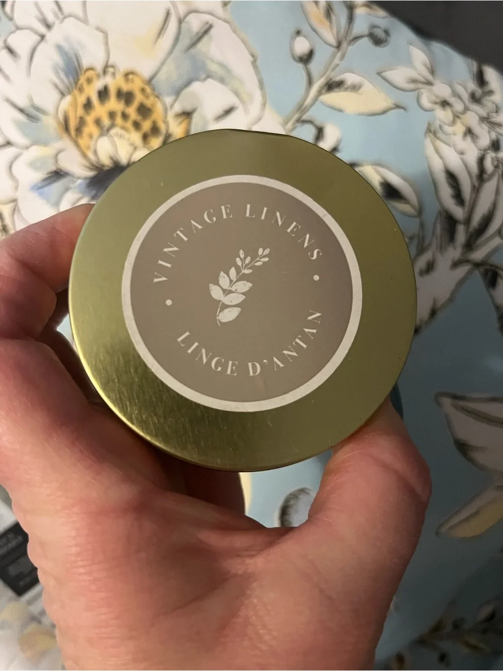 Pier 1 Gold Tin 'Vintage Linens' Scented Candle