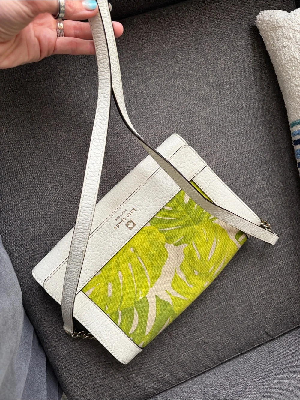 kate spade perfect wristlet