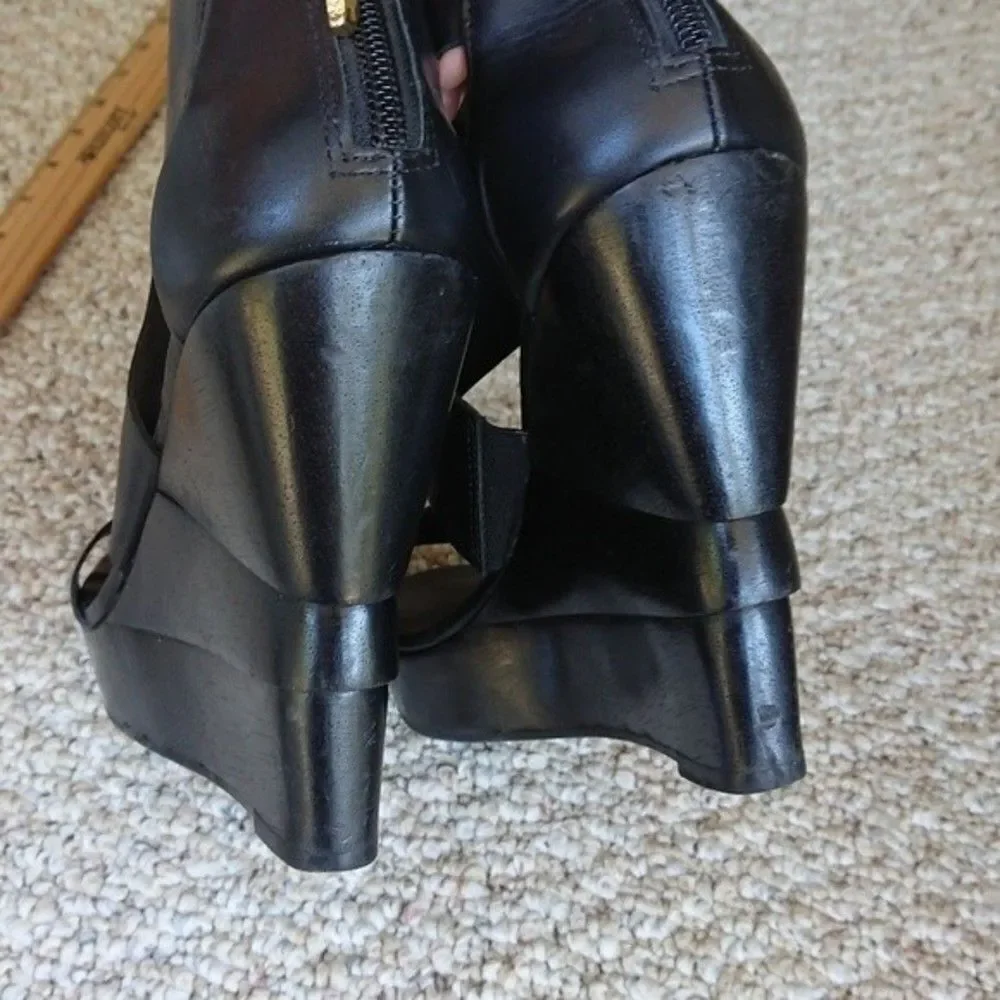 Diane von Furstenberg Black Leather Opal Crisscross Wedge Sandals size 8.5/9