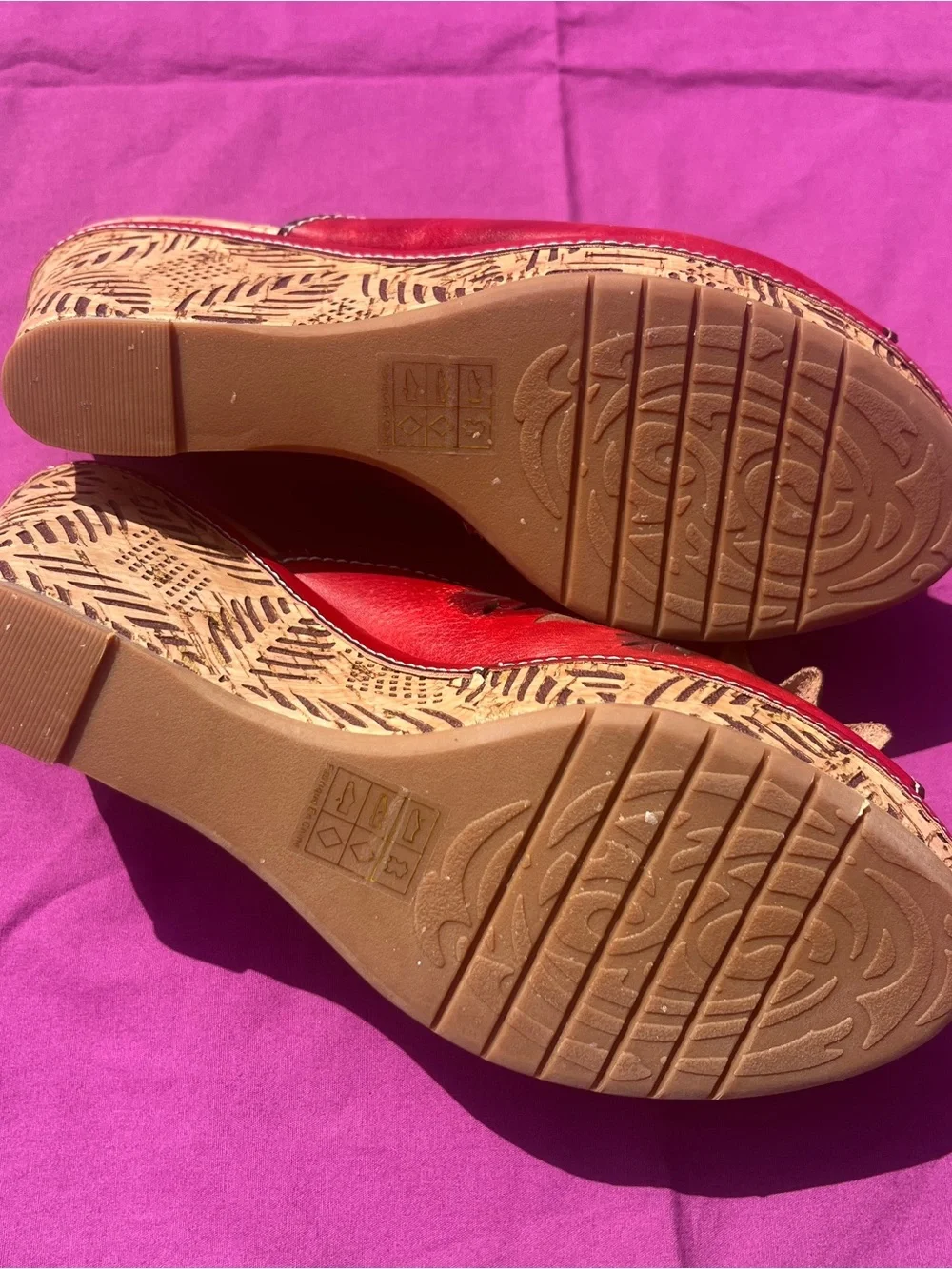 LATISTE mules upper accents