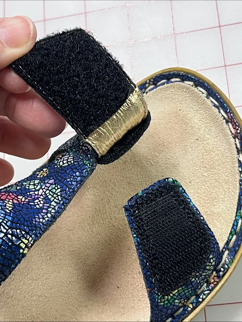 Alegria grey print wedge