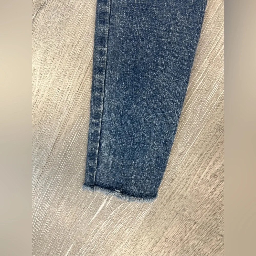 GAP stylish distressed