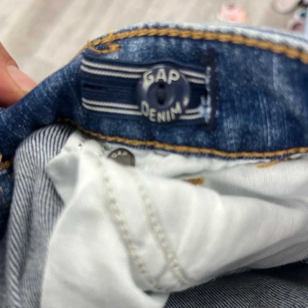 GAP stylish distressed