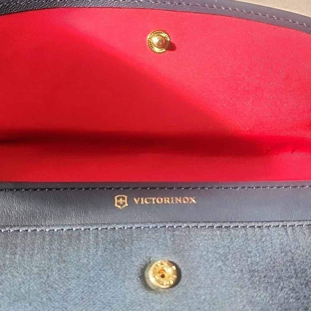 Victorinox victoria clutch