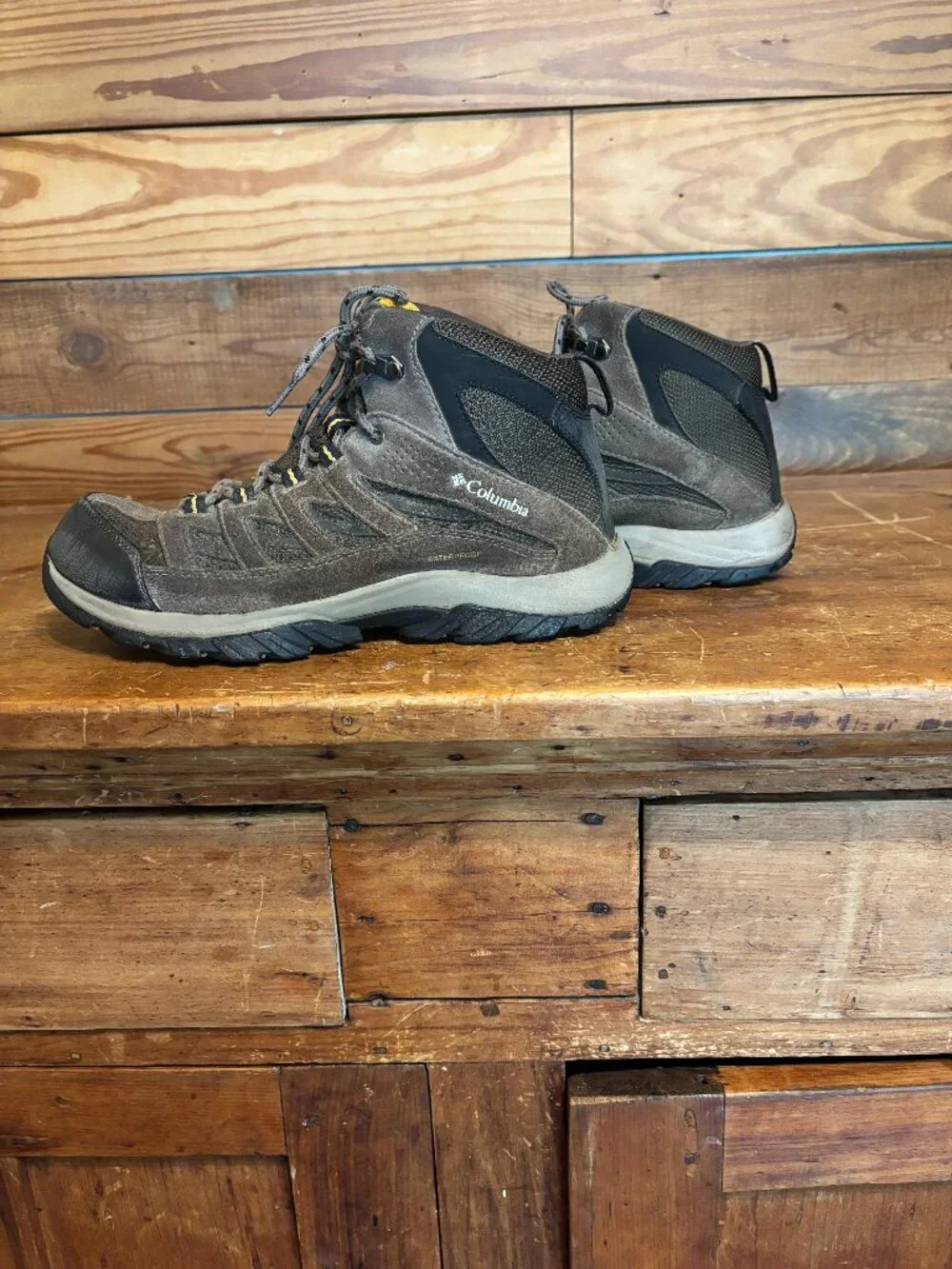 Men's Columbia Leather Hiking Boots Size 9