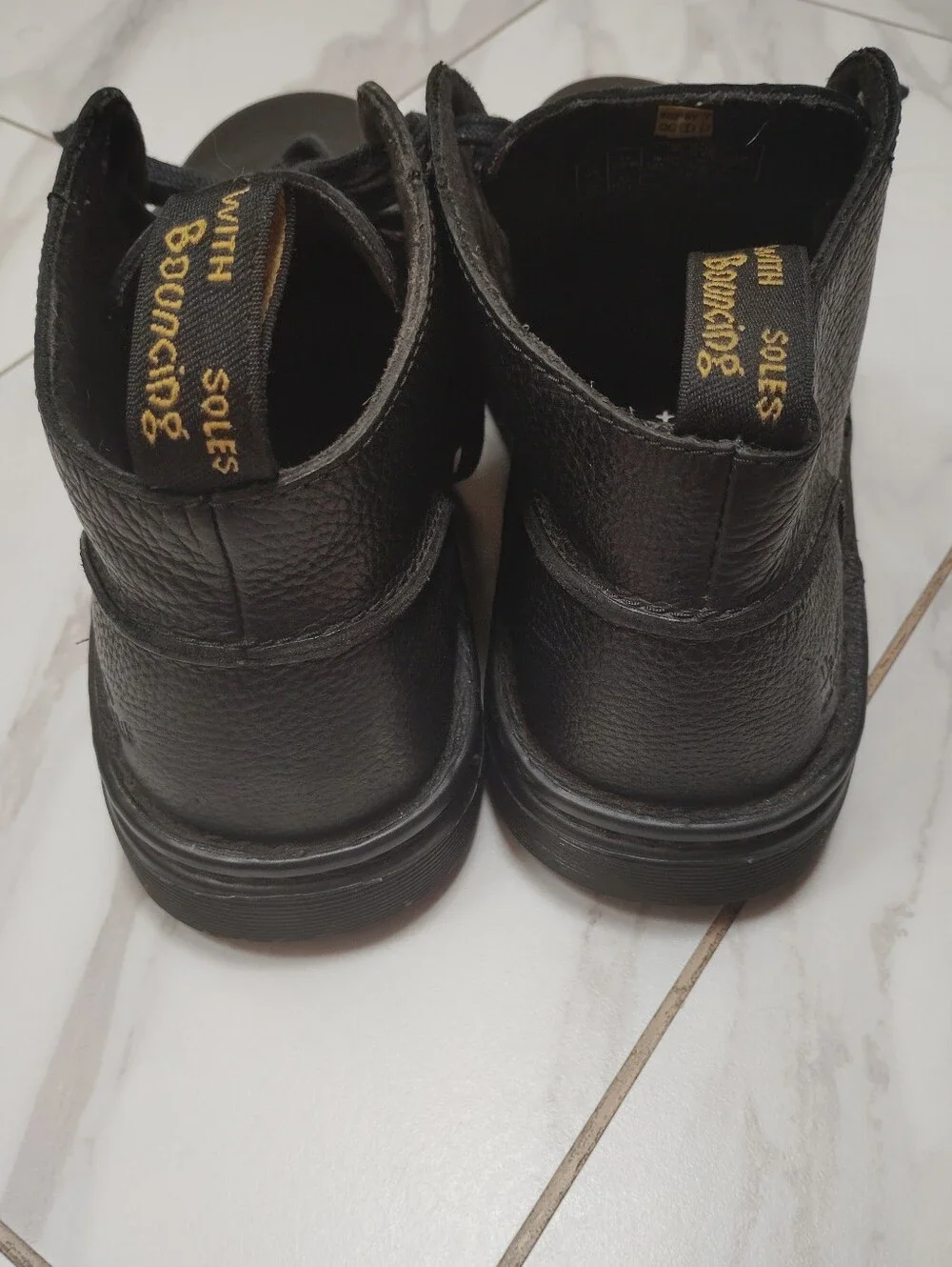 Dr Martens Sussex Black Pebbled Leather Chukka Boots Mens 11 Slip Resistant Sole