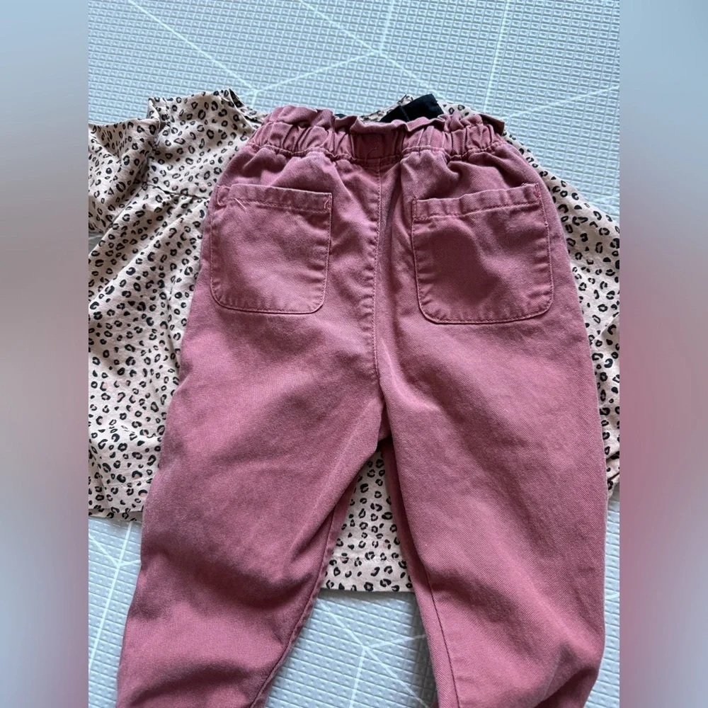 Garanimals|Baby girl outfit,Mauve Paperbag Waist Pants & Beige Leopard Top•••2T