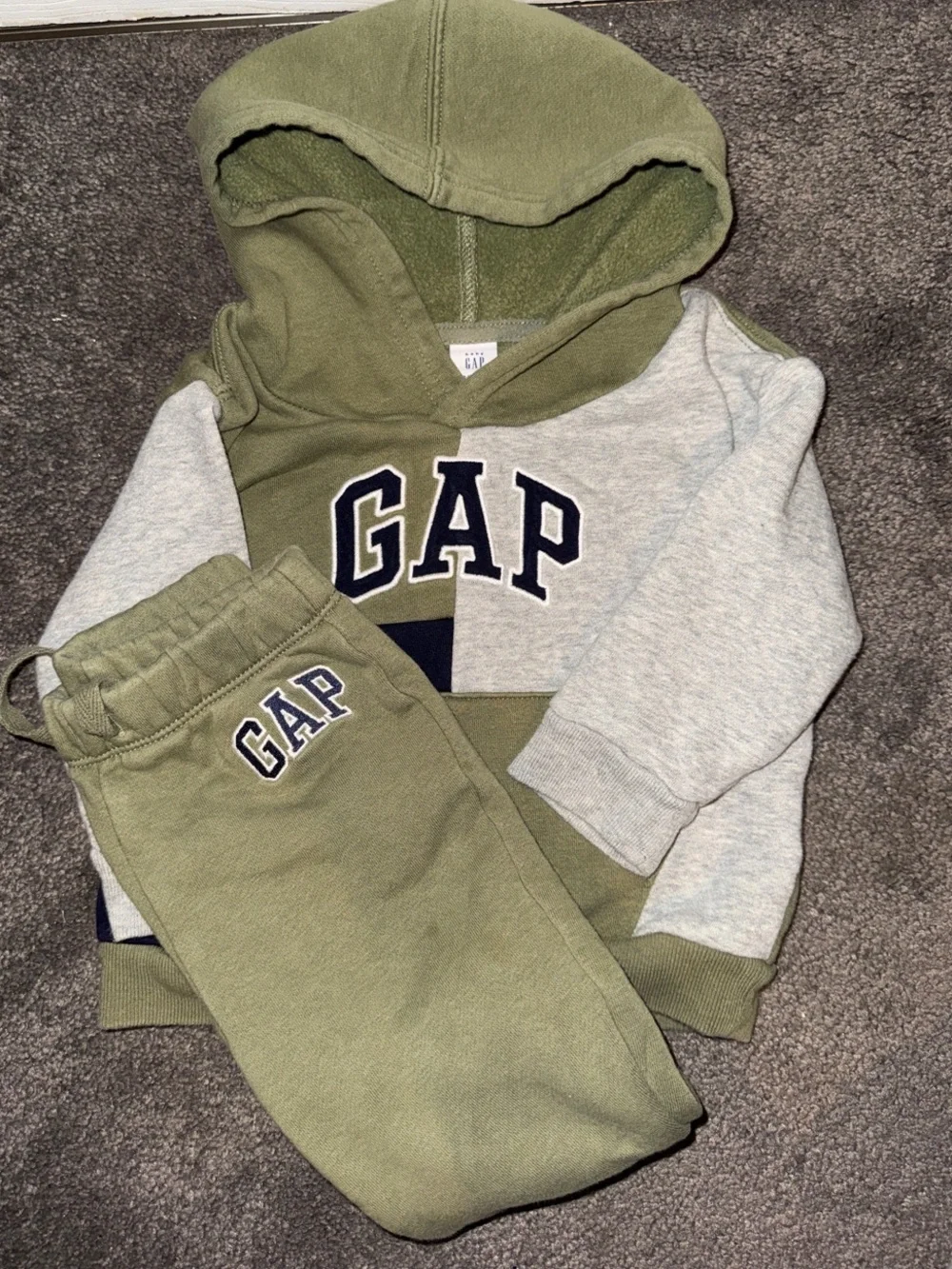GAP two piece
