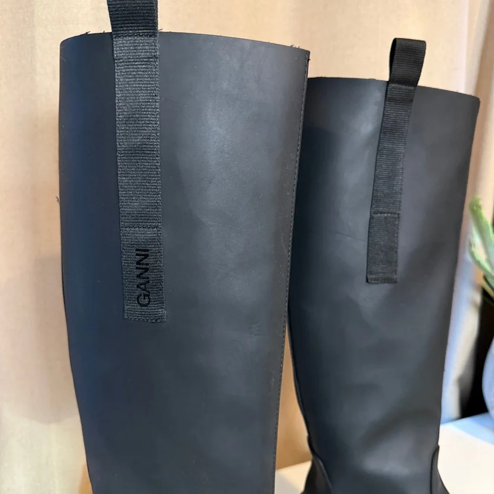 Ganni recycled rubber