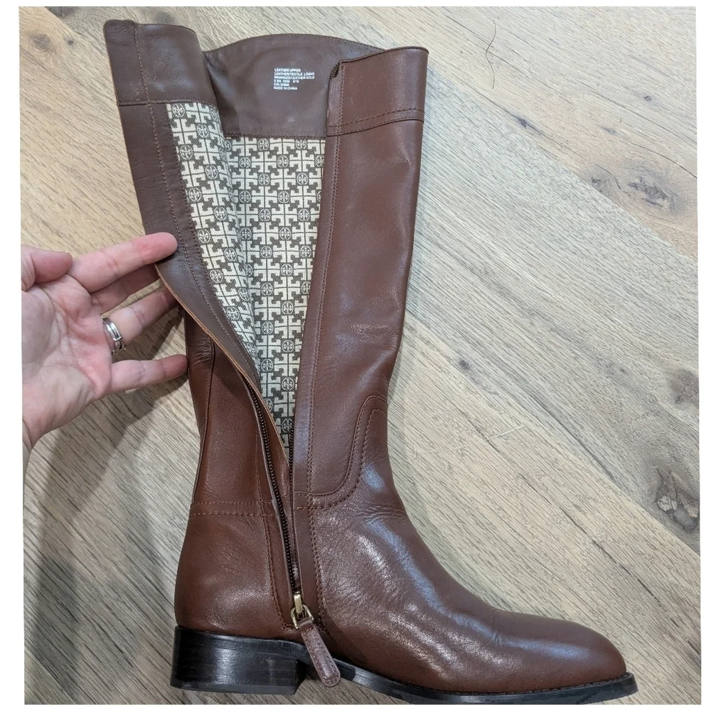 Tory Burch 14 medallion beautifully