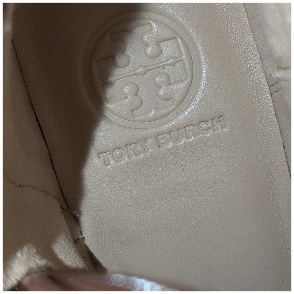 Tory Burch zip supple crafted