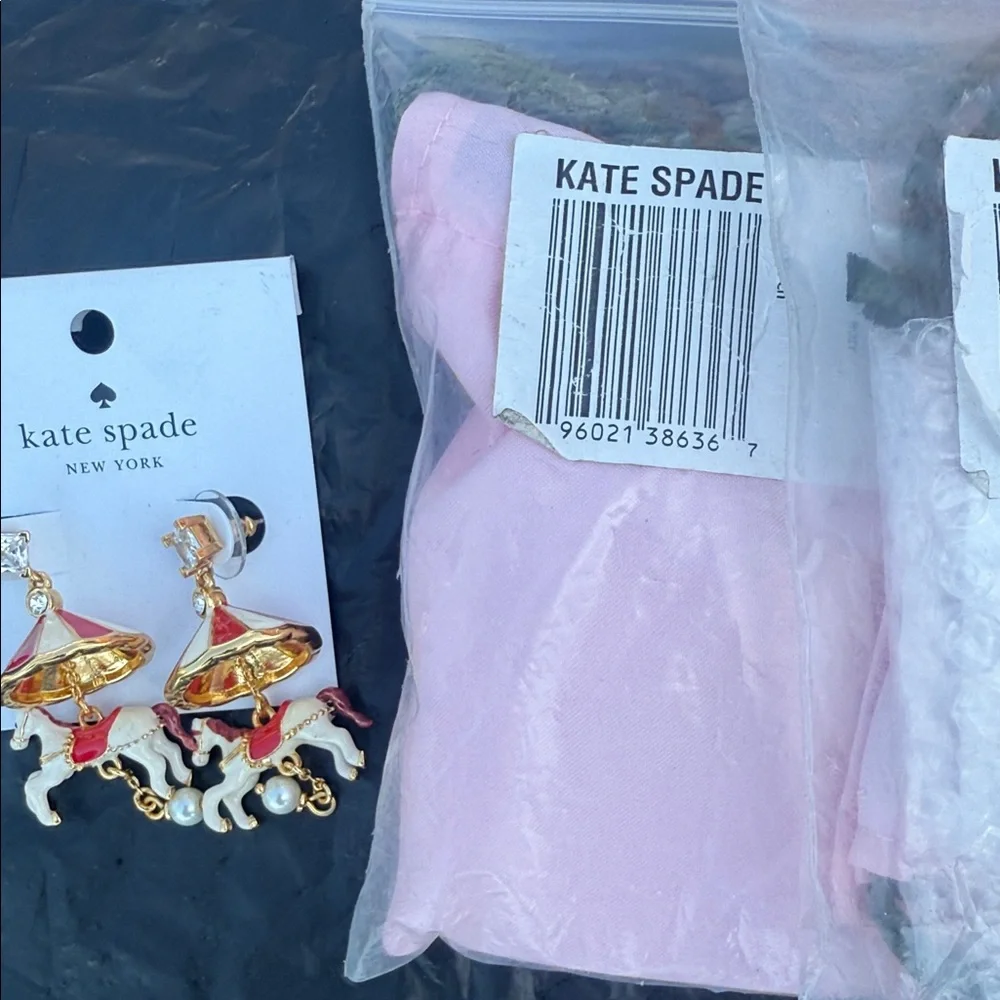 kate spade red features