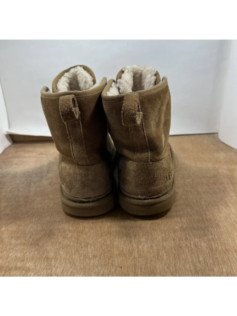 UGG please review