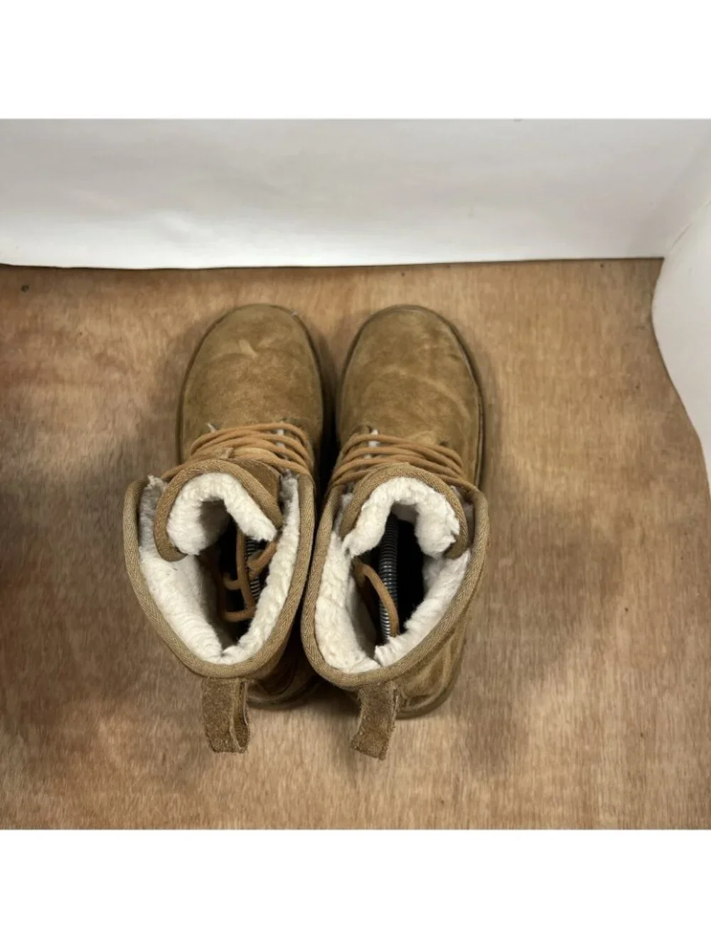 UGG please review