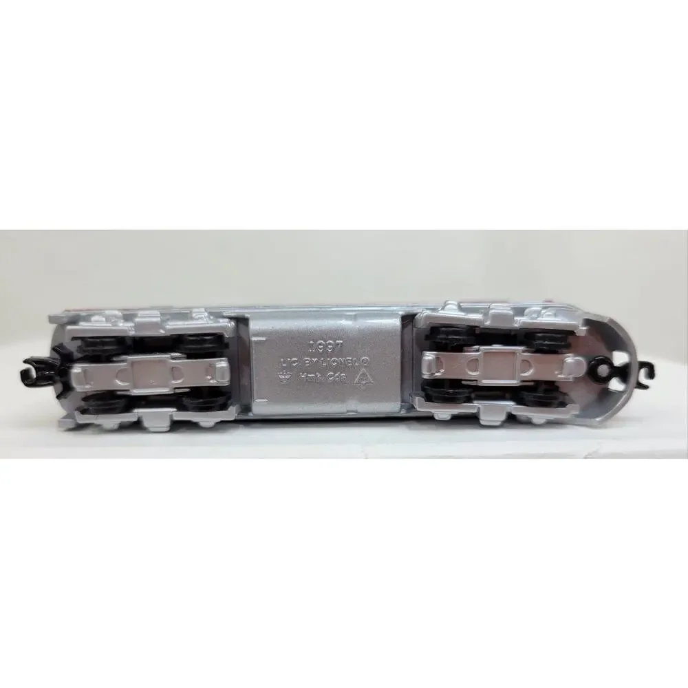 Hallmark Keepsake 1997: 1950 Santa Fe Diesel Locomotive Lionel Train Ornament