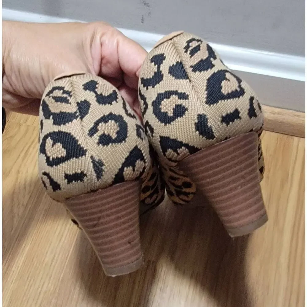 VIVIAN Margot Wedge Square Toe Pumps 8