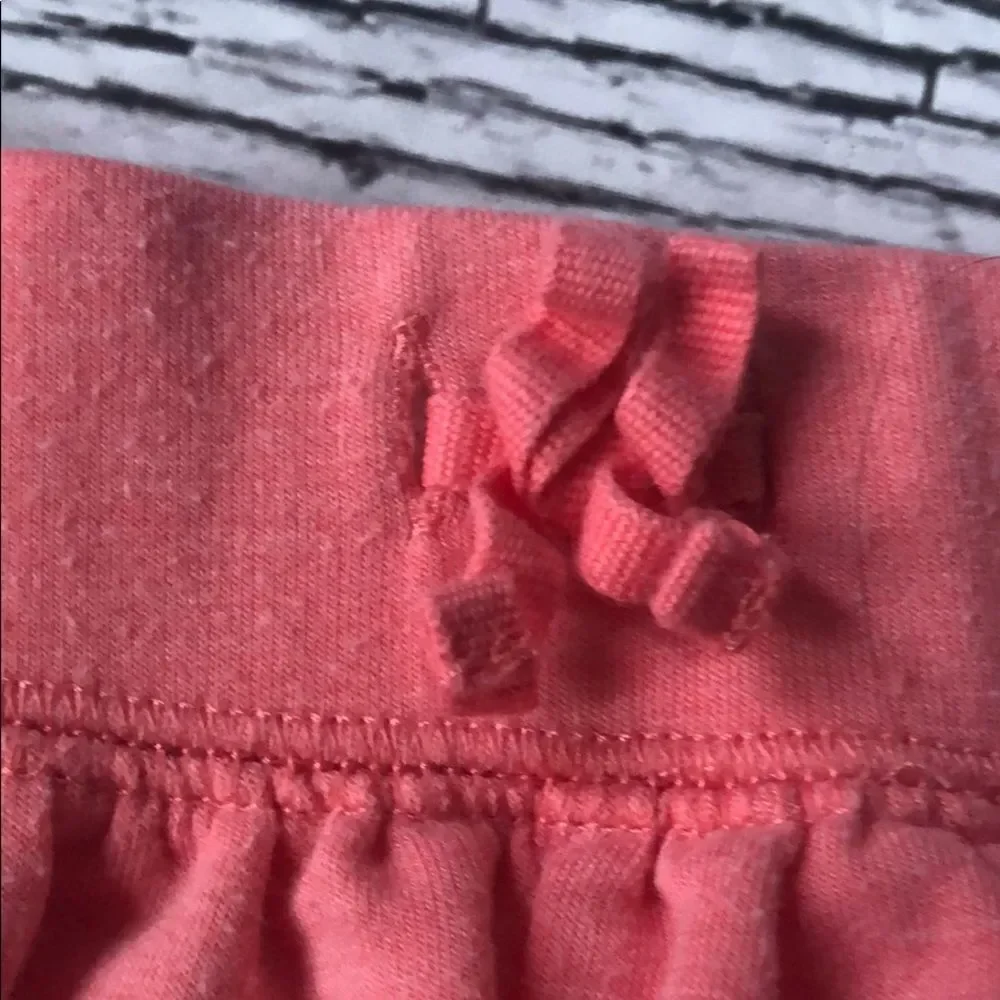 🍭6/$30 Old Navy coral elastic waist shorts - 4T
