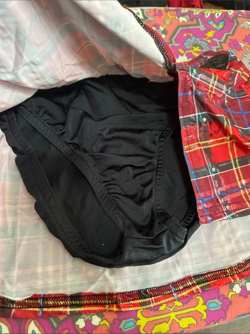 Reverence black red