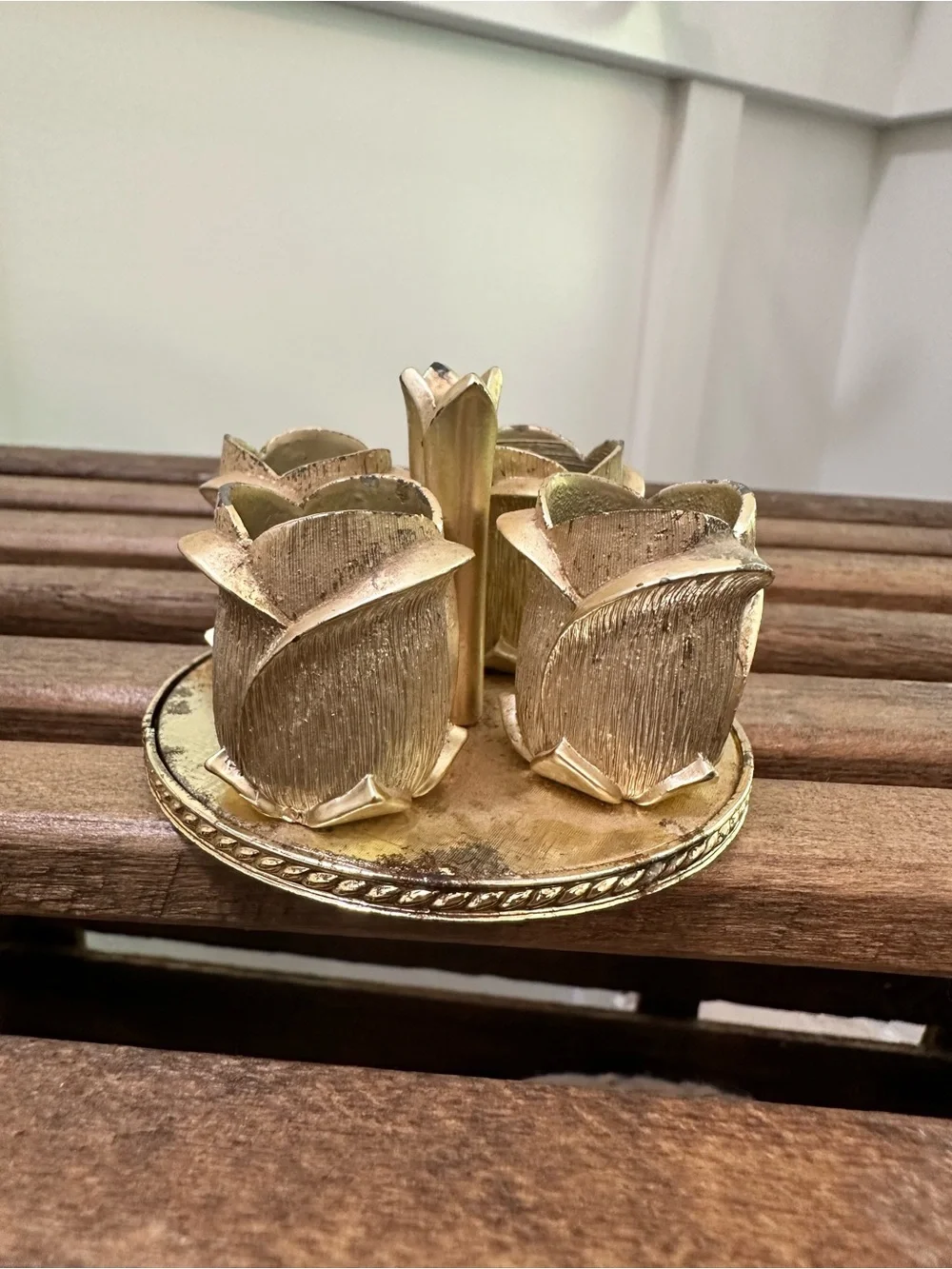 Avon elegant gold