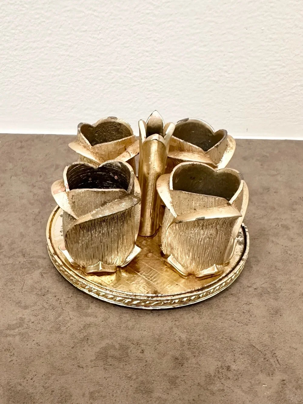 Avon elegant gold
