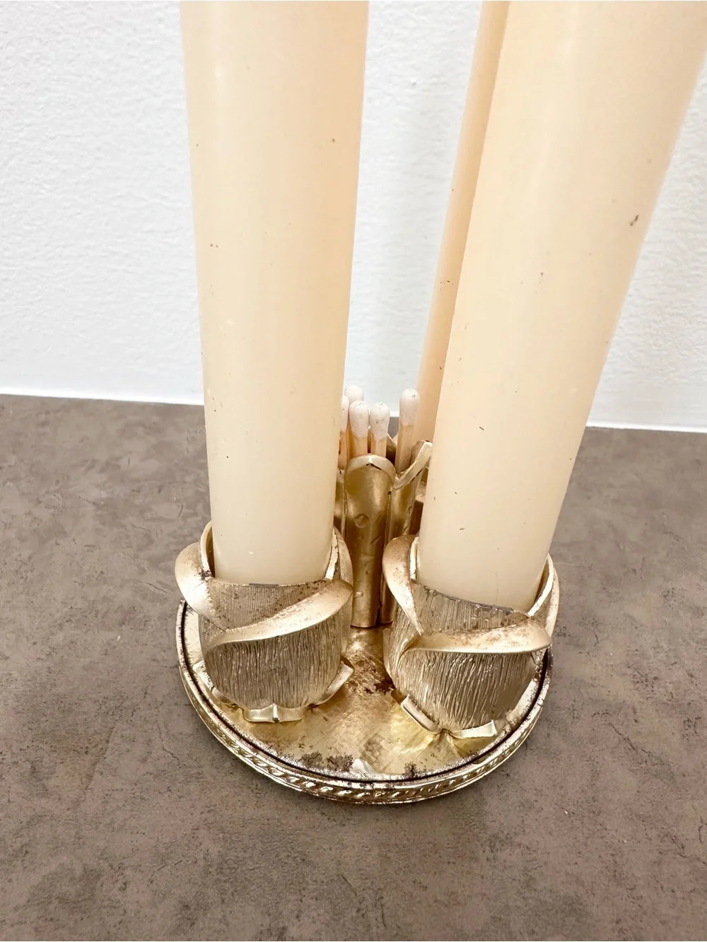 Avon elegant gold