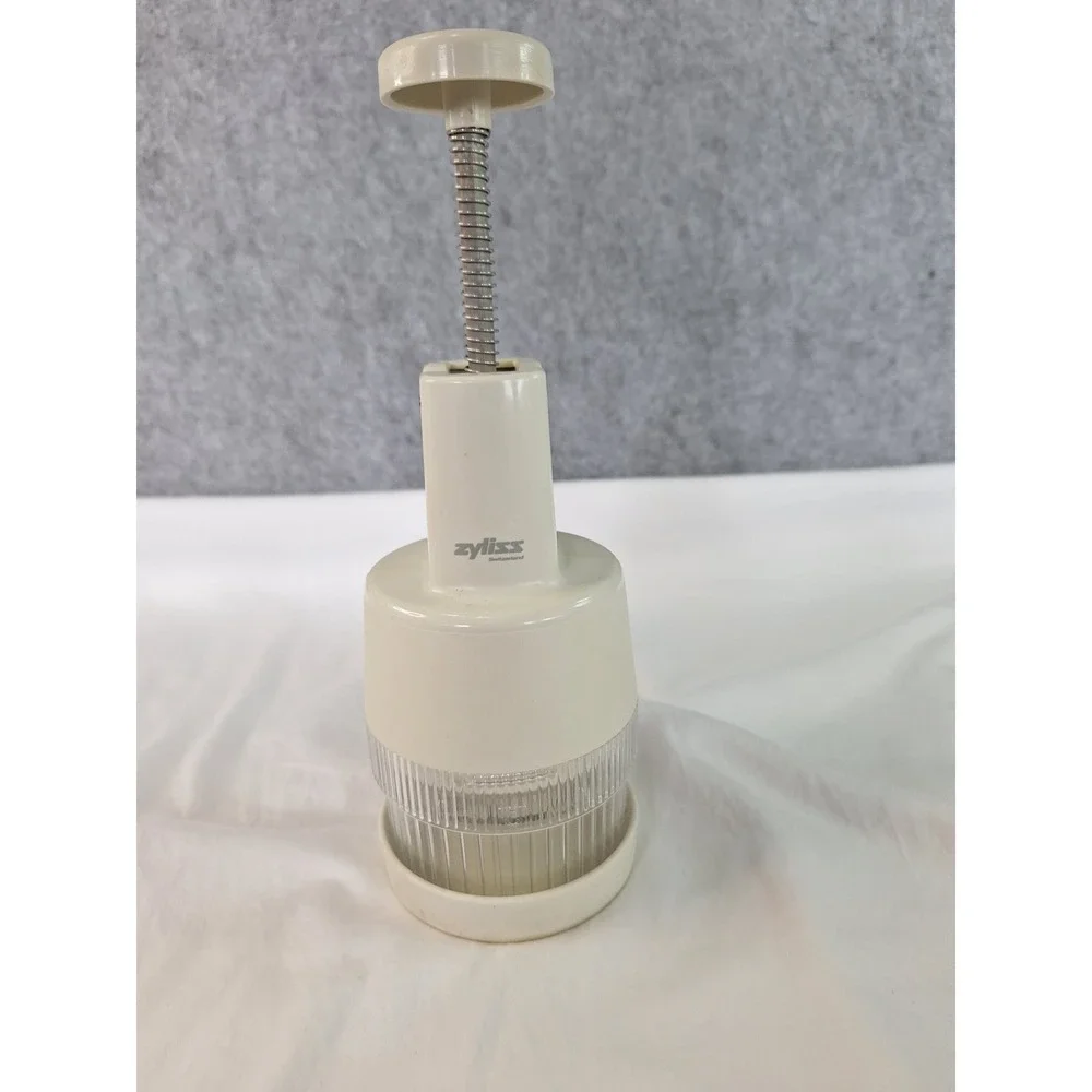Zyliss Switzerland Manual Food Chopper Vegetable Onion Dicer White Vintage