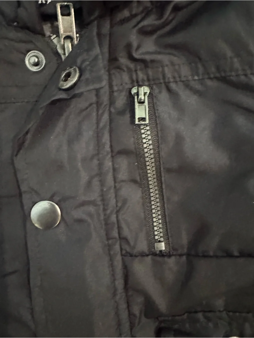 Mick Mack durable hooded secure