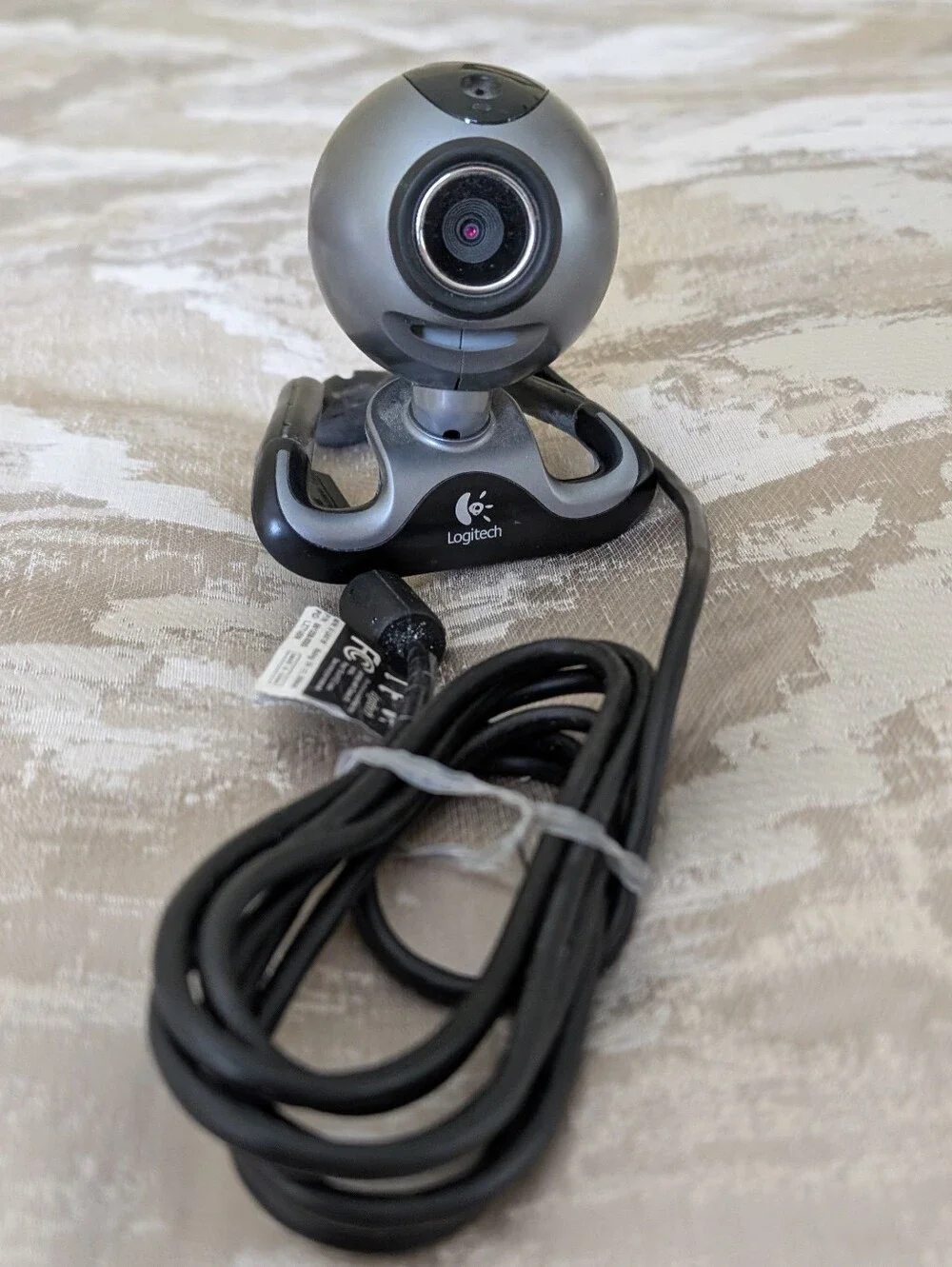 Logitech webcam centered