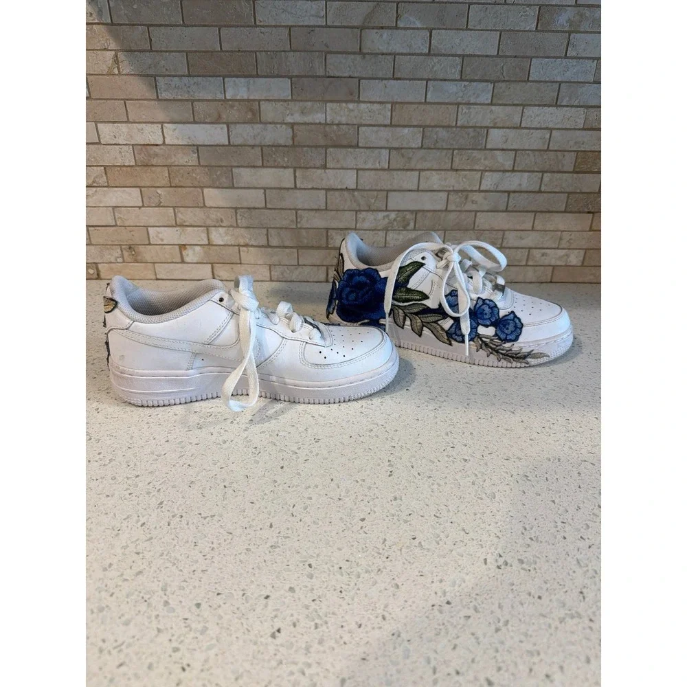 Nike Air‎ Force 1 Custom Floral Sneakers Youth Size 5 White Blue Shoes