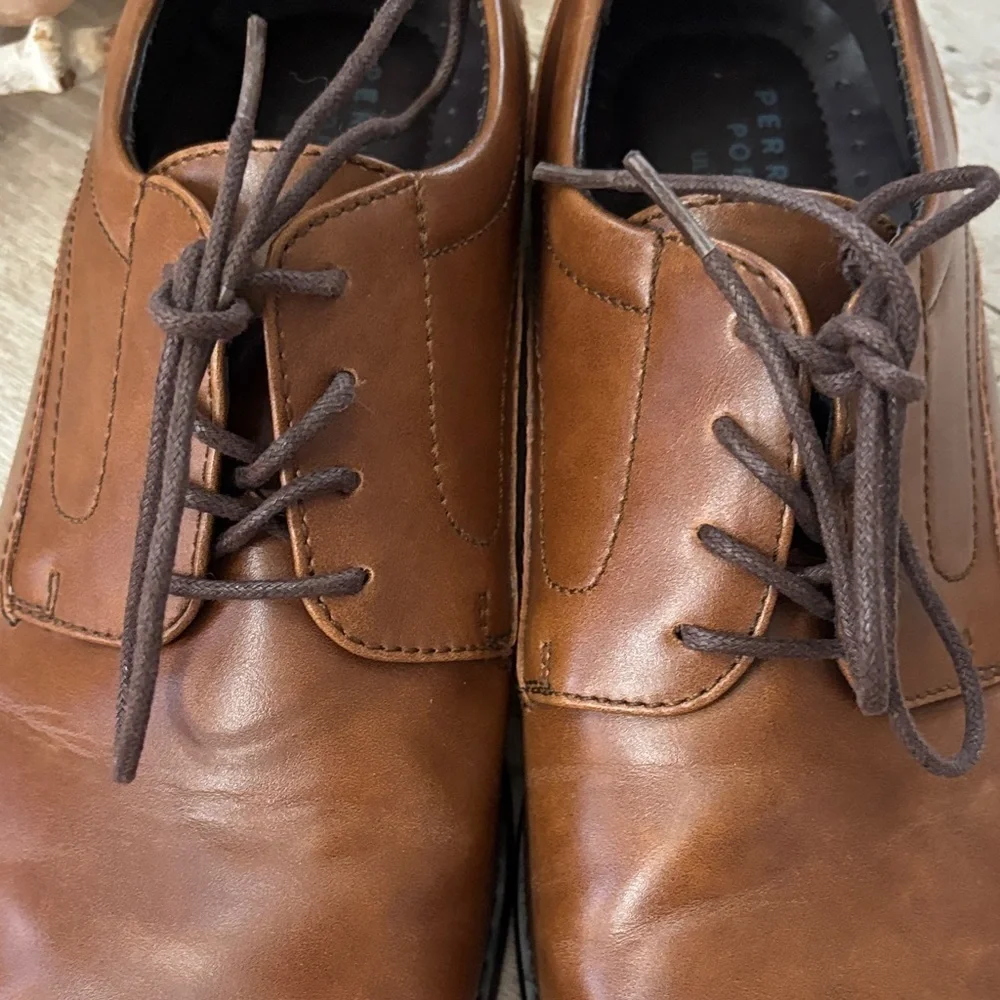 Perry Ellis step out