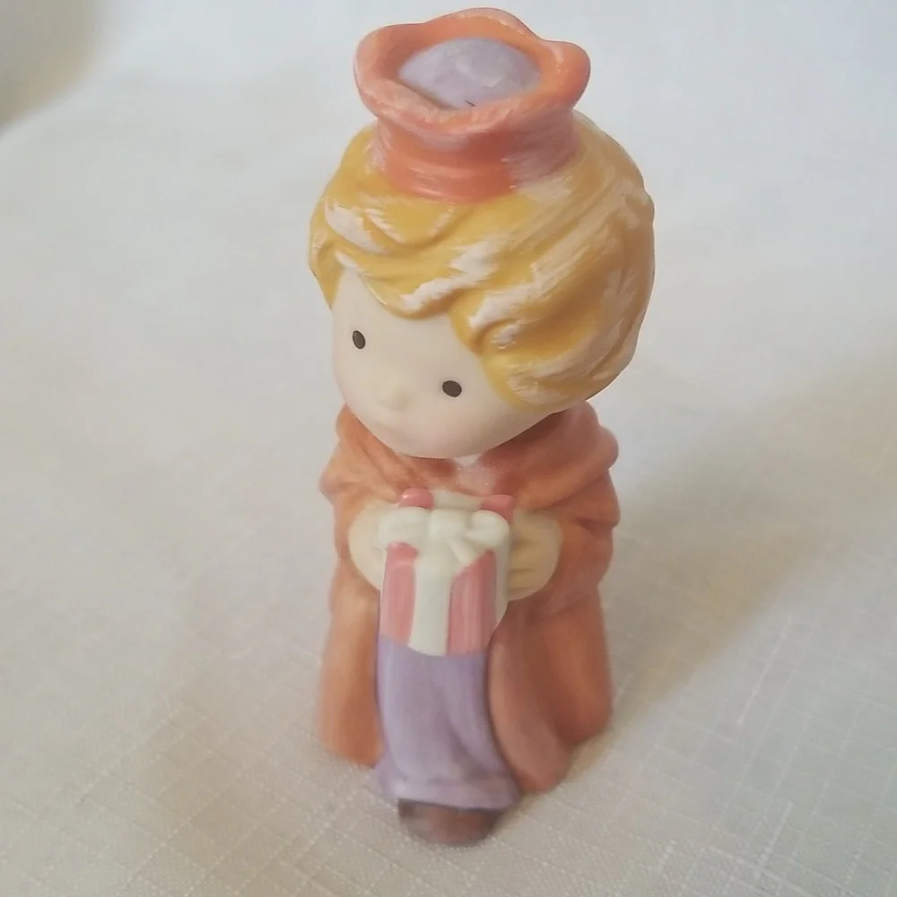 Avon charming nativity