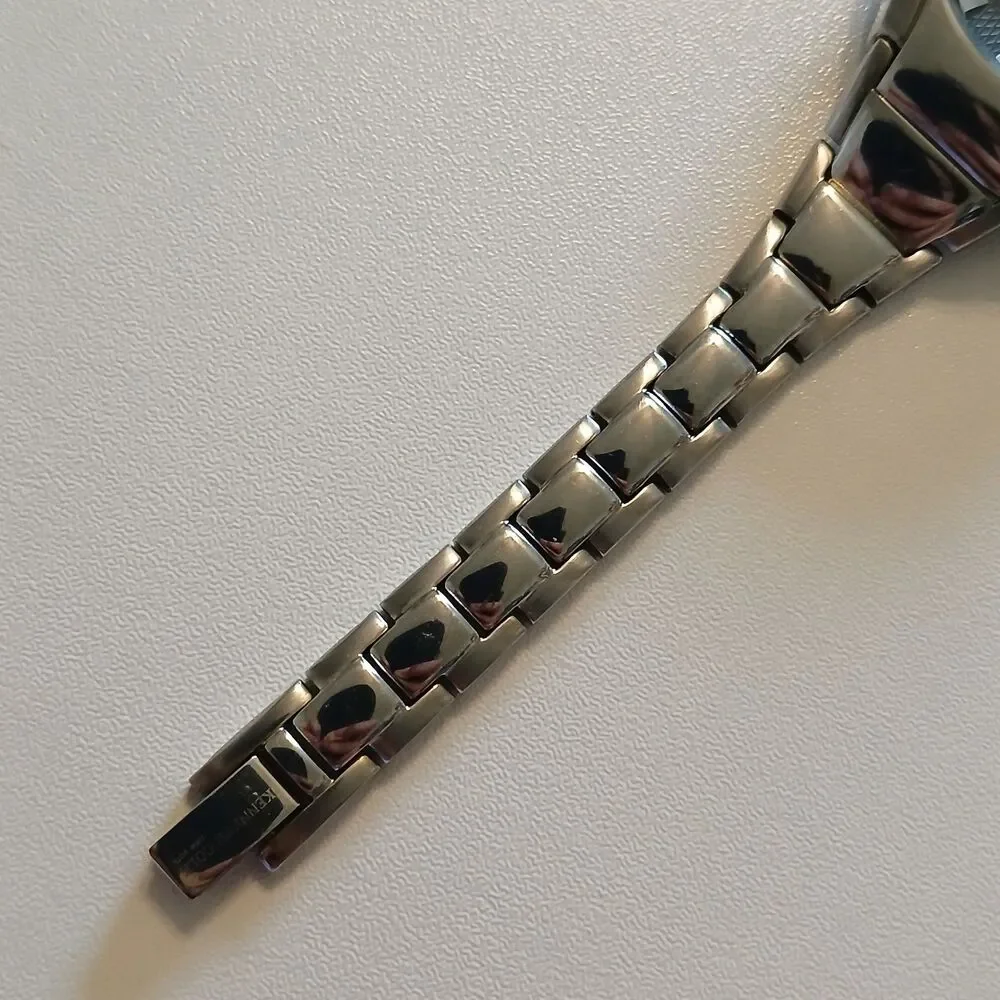 Kenneth Cole watch running