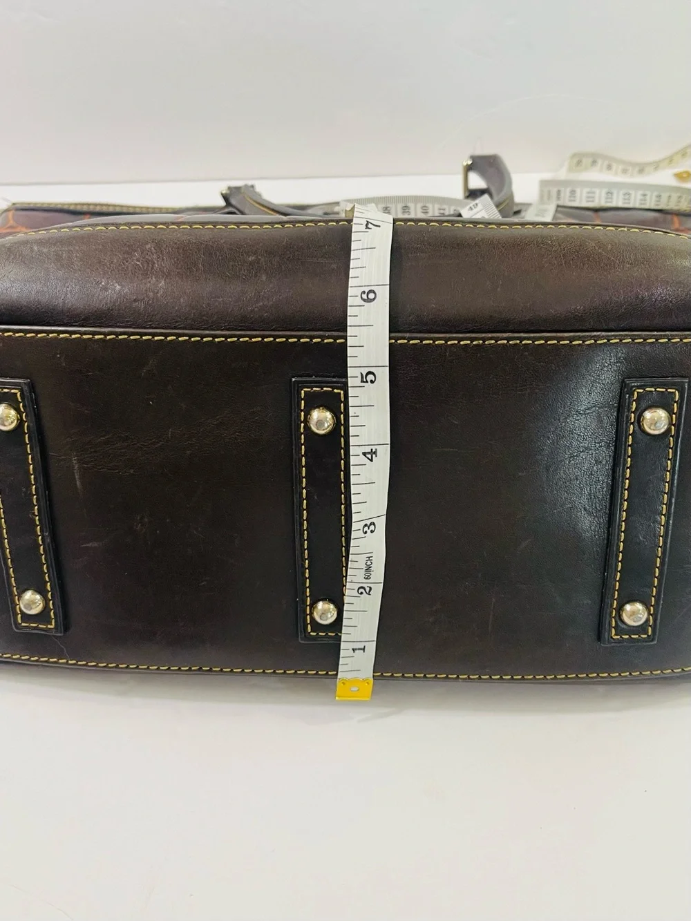 Dooney & Bourke structured exterior two