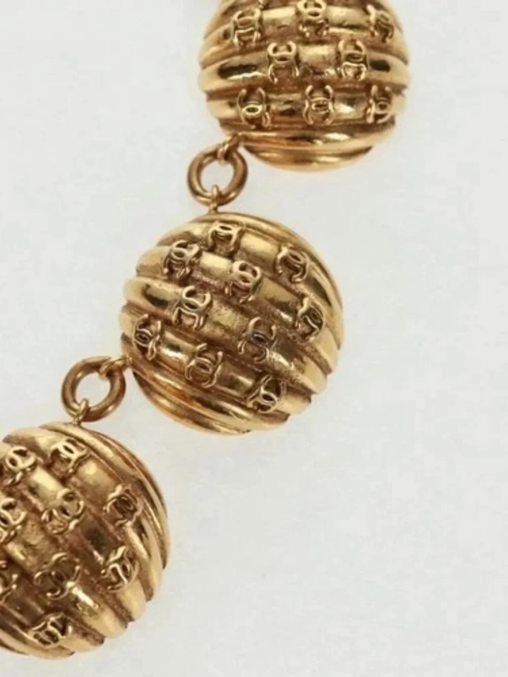 CHANEL Necklace metal Gold CC Auth 157548SAV