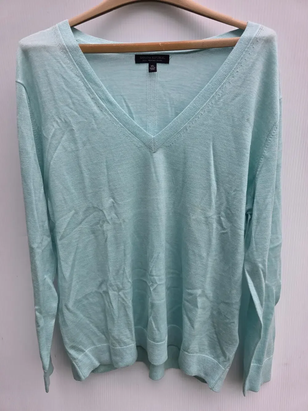 Soft Banana Republic Light Blue 100% Merino Wool V-Neck Sweater Size XL