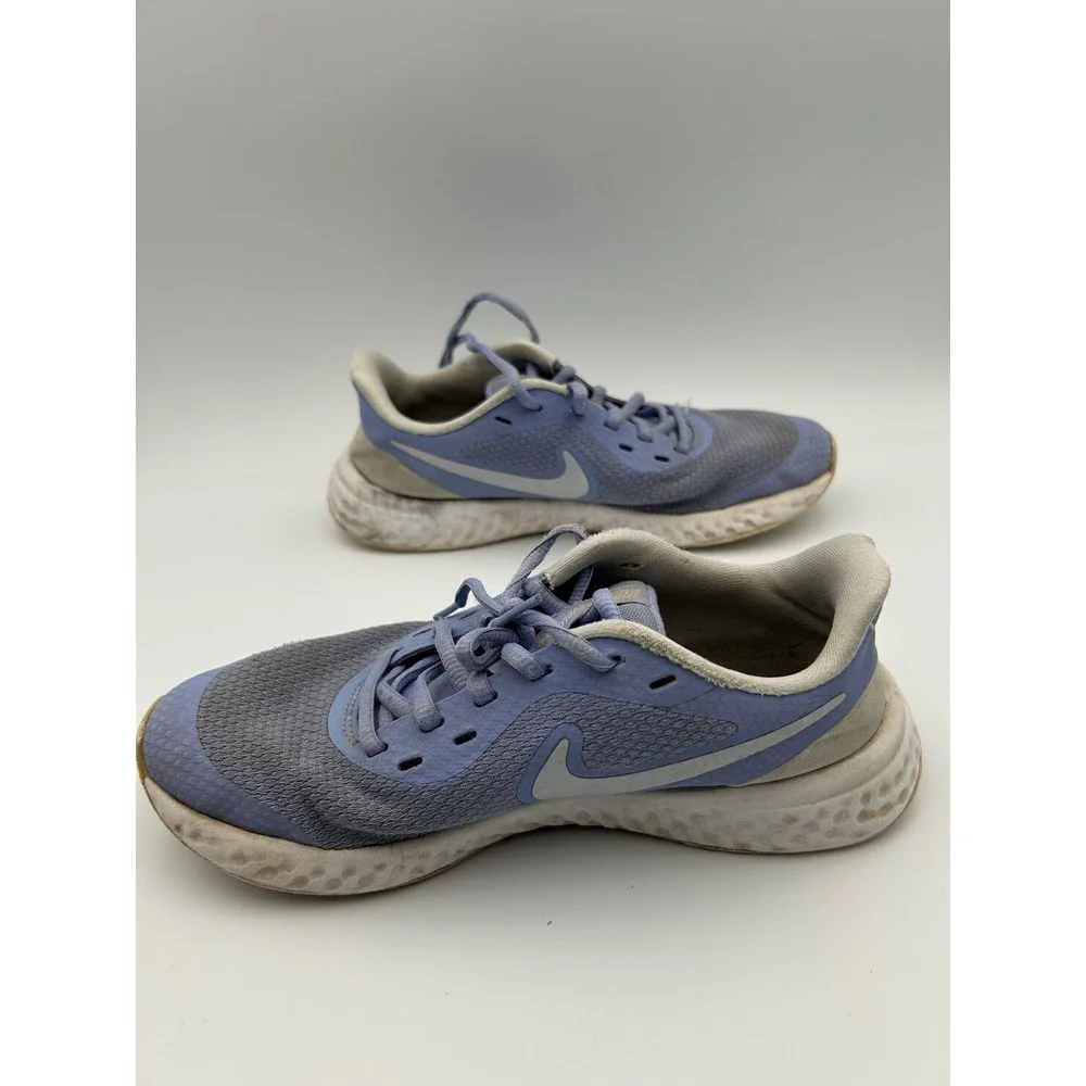 Nike revolution running