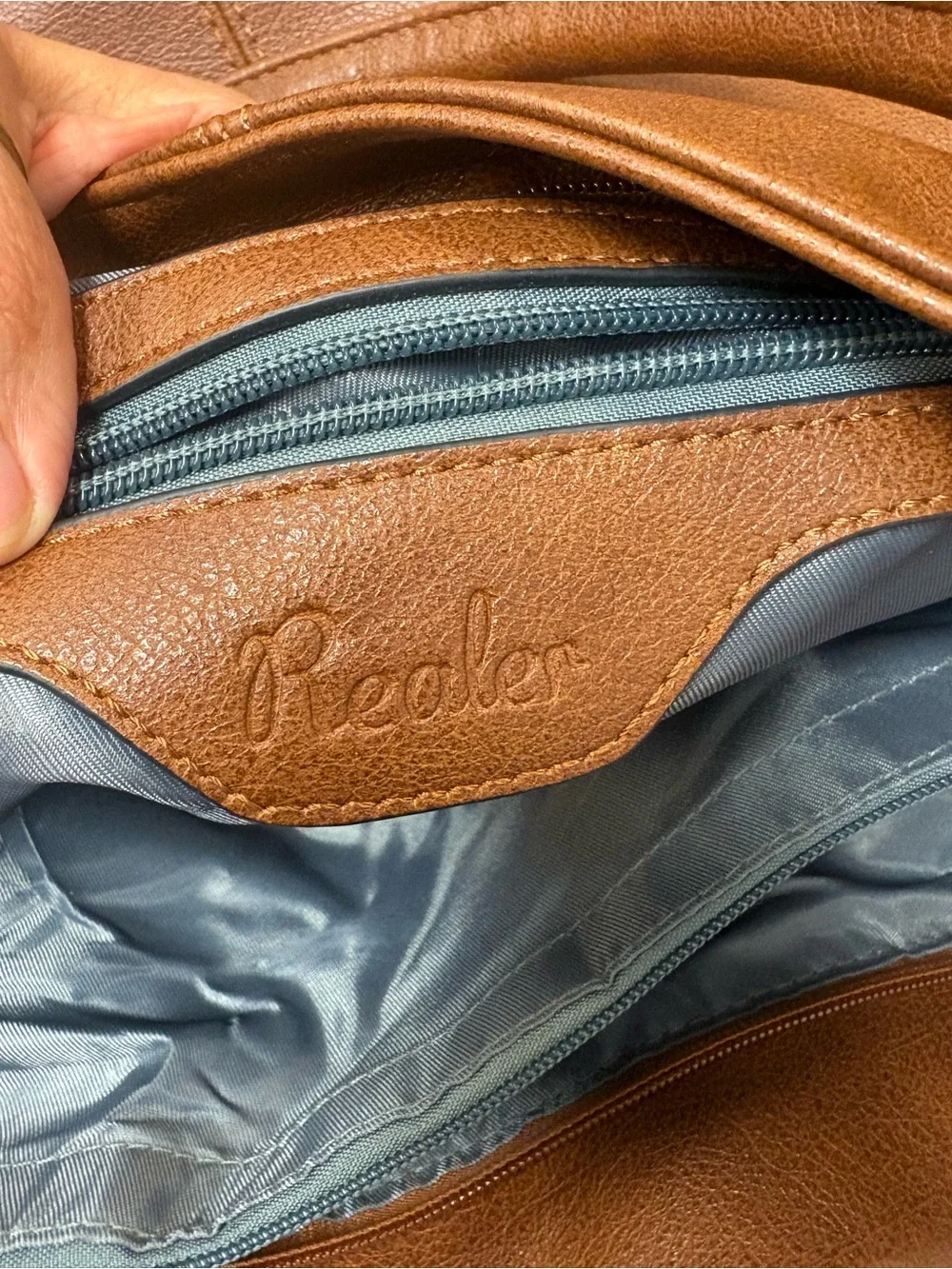 Realer elegant tan