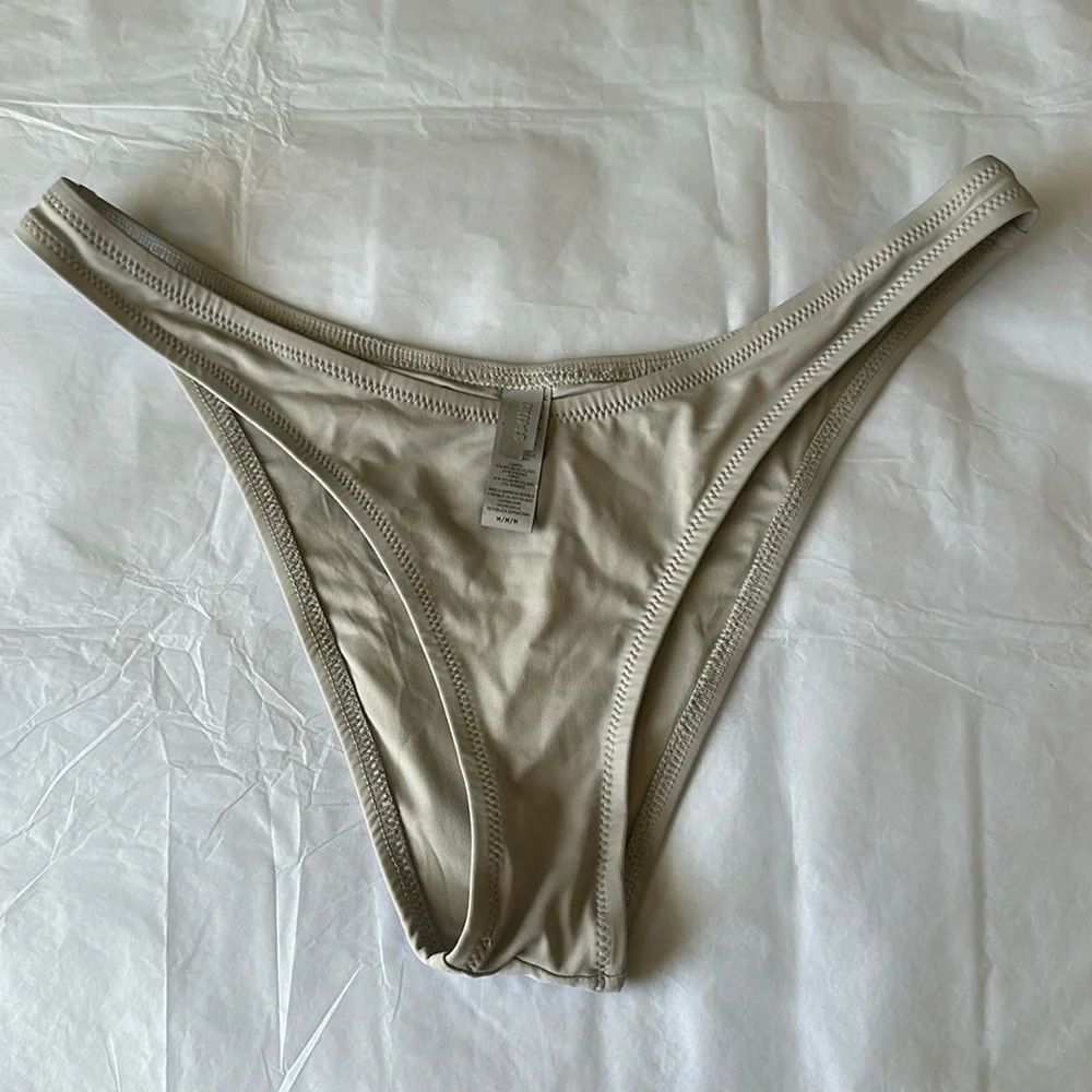Skims‎ swim bottoms CHEEKY TANGA COLOR CHROME SIZE M NWOT