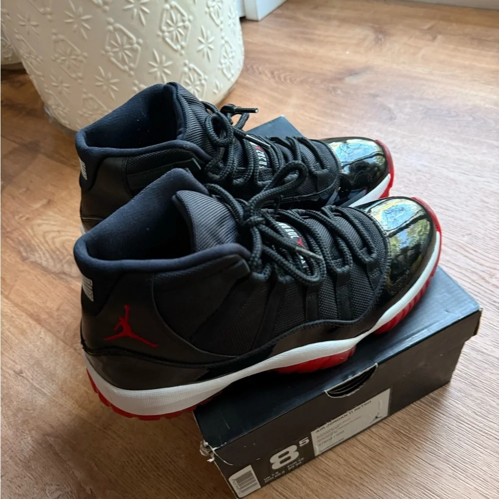 Jordan iconic jumpman