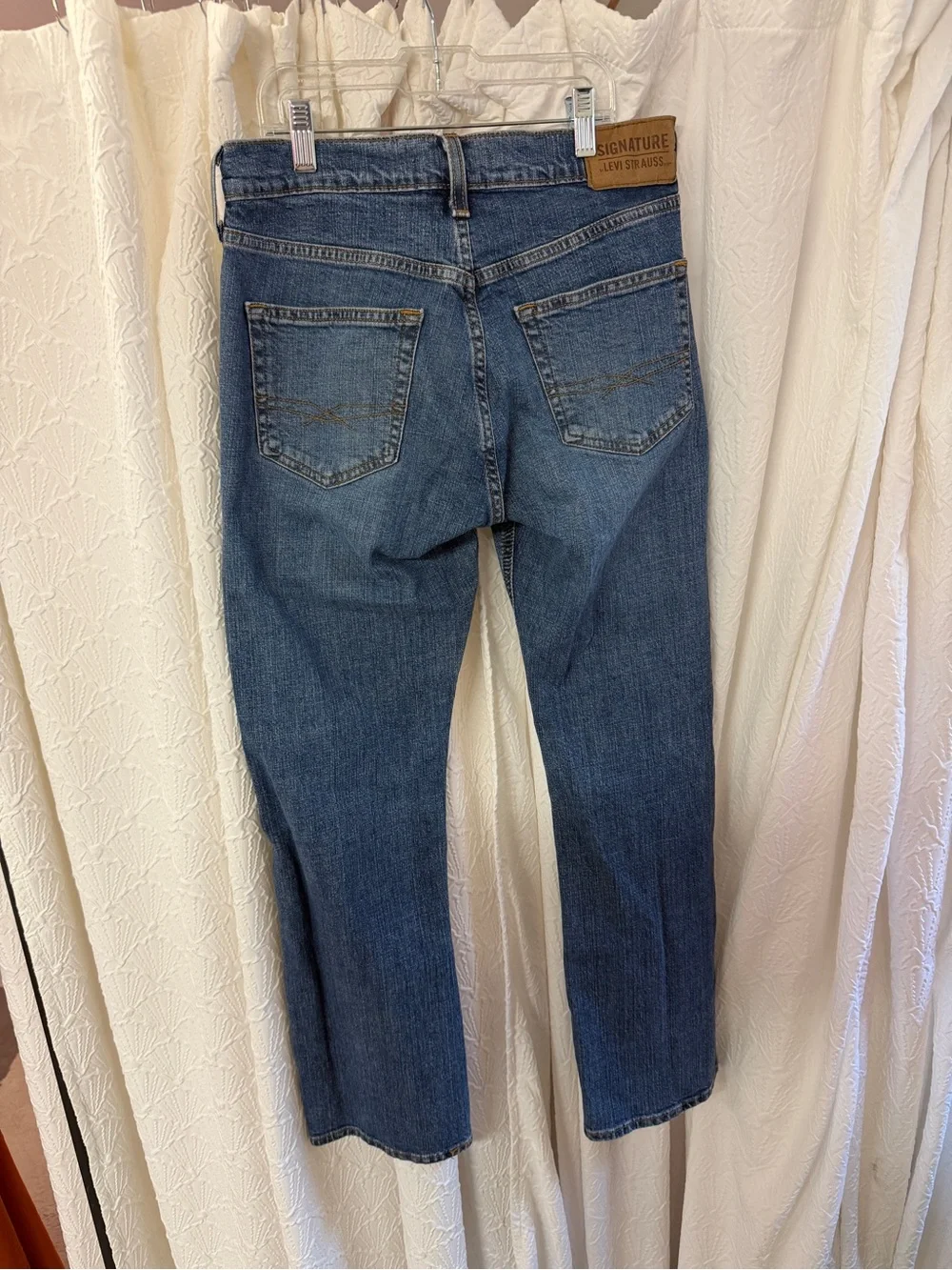 Levis straight leg