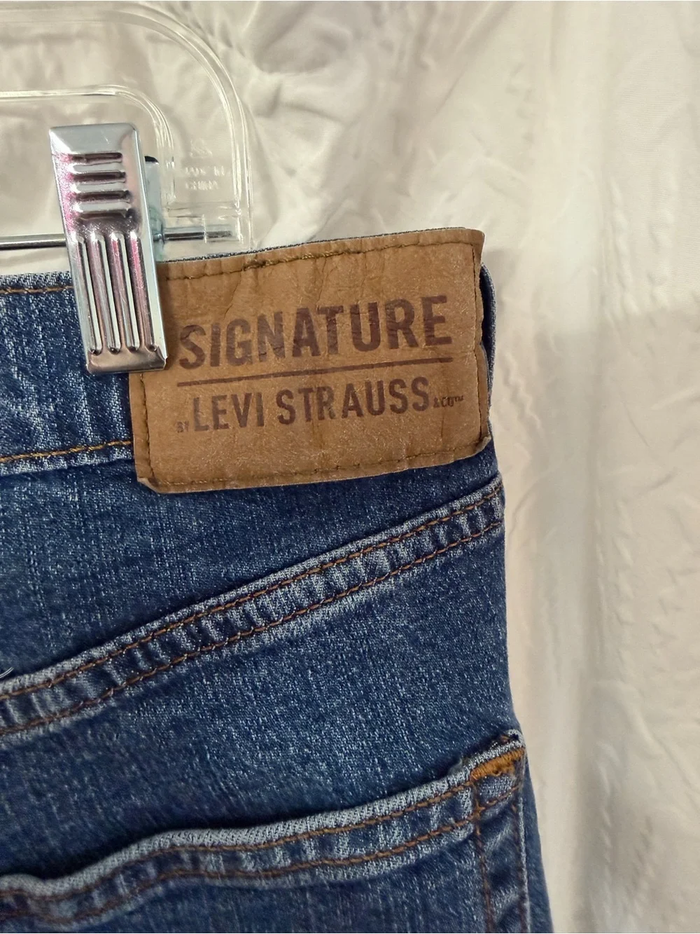 Levis straight leg