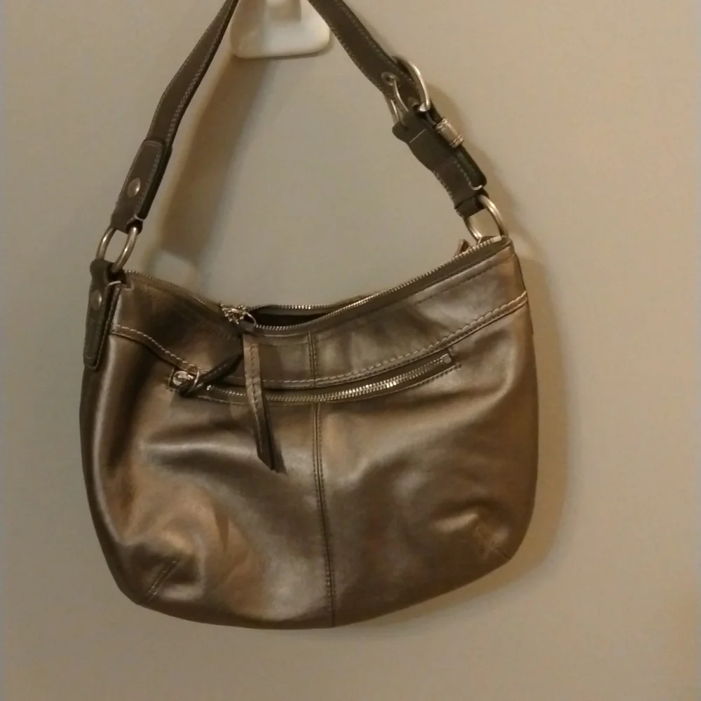 NWT Vintage COACH Metallic, BUTTERY LEATHER HOBO BAG, Bronze color