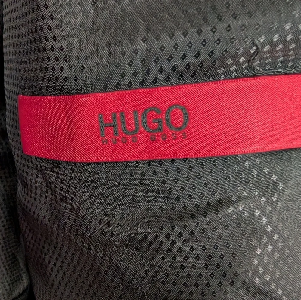 HUGO sophisticated black