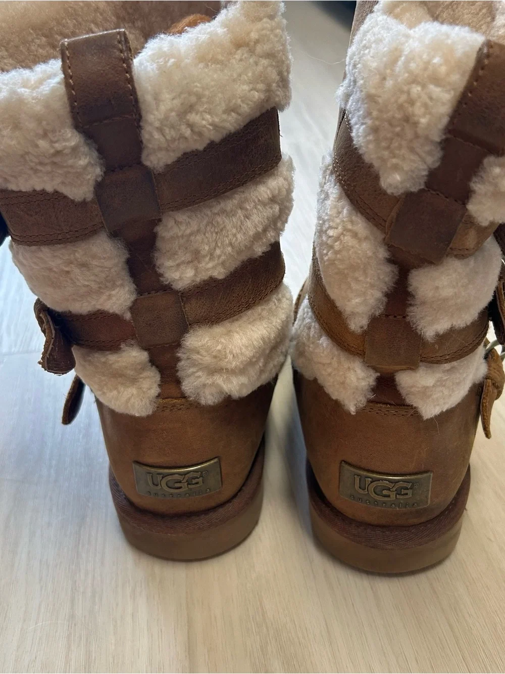 UGG becket leather